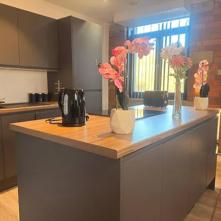 Winter Stays, Pool, Wi-fi, Parking, 3double Beds *