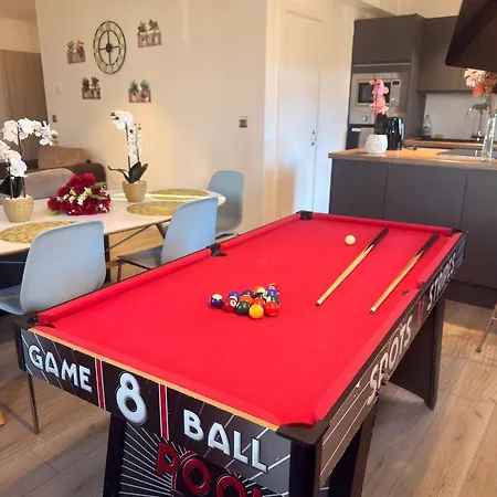 Winter Stays, Pool, Wi-fi, Parking, 3double Beds *