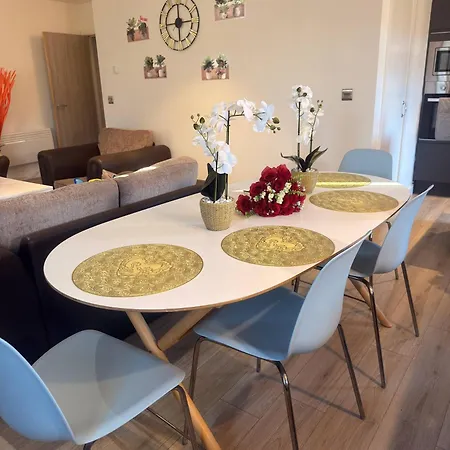 Winter Stays, Pool, Wi-fi, Parking, 3double Beds