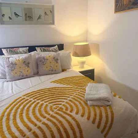 Winter Stays, Pool, Wi-fi, Parking, 3double Beds *