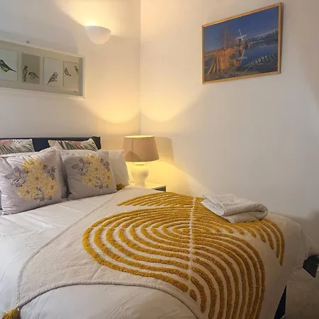 Winter Stays, Pool, Wi-fi, Parking, 3double Beds * Bradford (West Yorkshire)