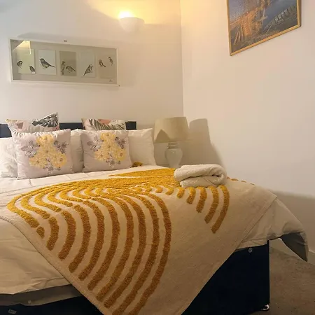 Winter Stays, Pool, Wi-fi, Parking, 3double Beds Apartamento Bradford (West Yorkshire)