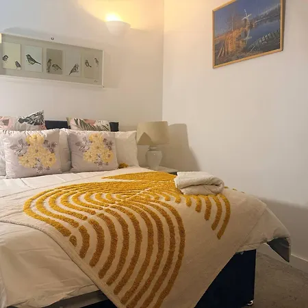 Winter Stays, Pool, Wi-fi, Parking, 3double Beds